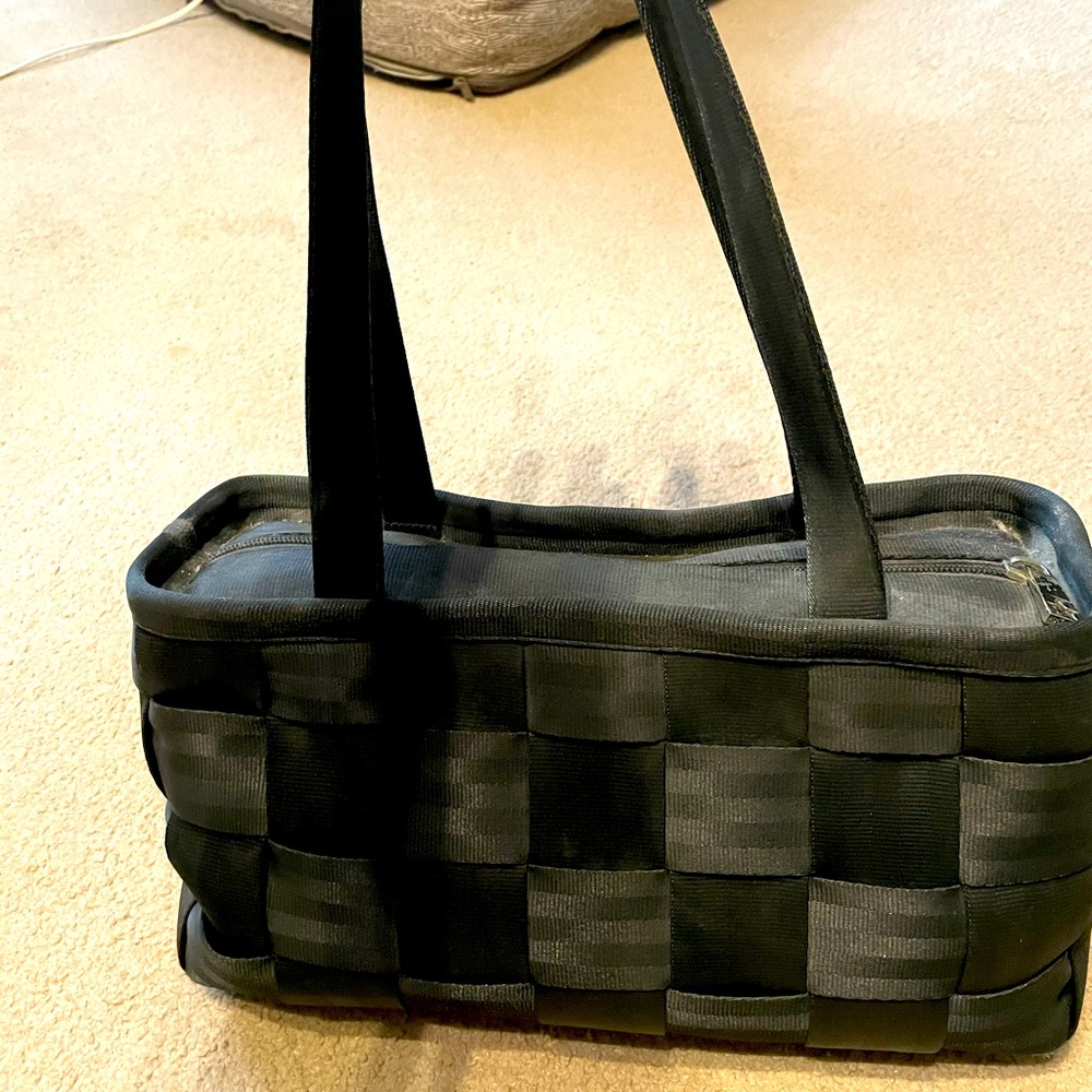 Harveys Seatbelt Purse